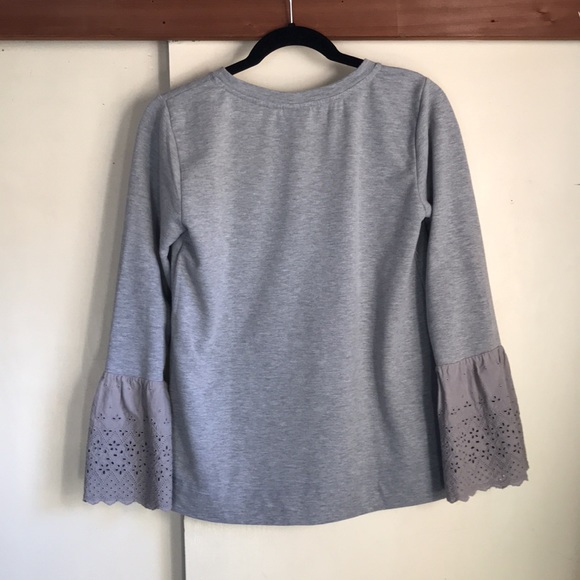 Bobeau Eyelet Bell Sleeve Gray Sweater size small - Picture 5 of 5